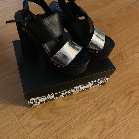 Platform shoes - Picture 4 of 6